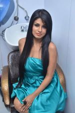 Amrita Puri launches beauty products at Looks Clinic in Bandra, Mumbai on 24th Feb 2012 (39).JPG